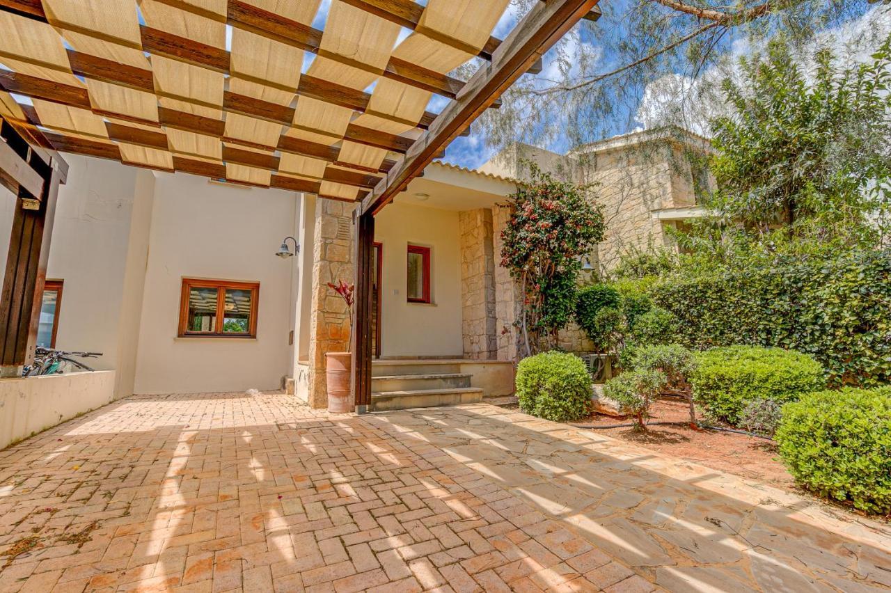 2 Bedroom Villa Destu With Private Pool And Golf Views, Aphrodite Hills Resort 코우클리아 외부 사진